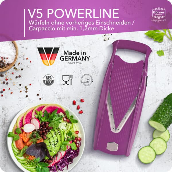 Gemüsesalat mit violetter V5 Mandoline geschnitten